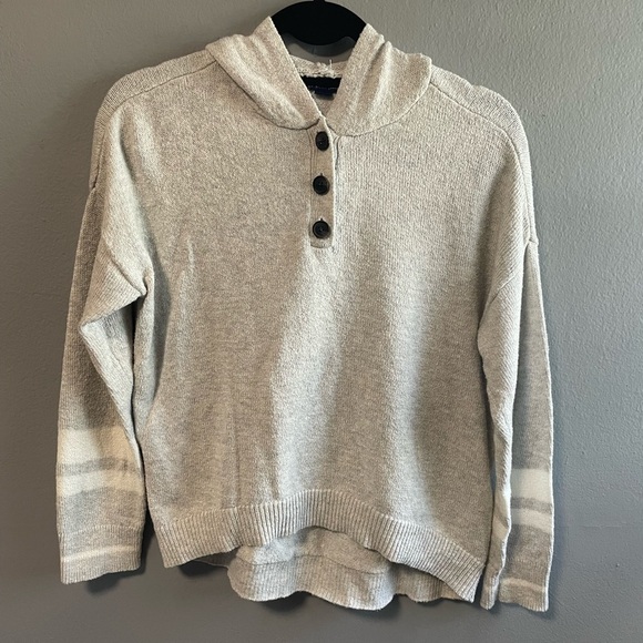 American Eagle gray pullover hooded sweater. Size Small. - Picture 5 of 9